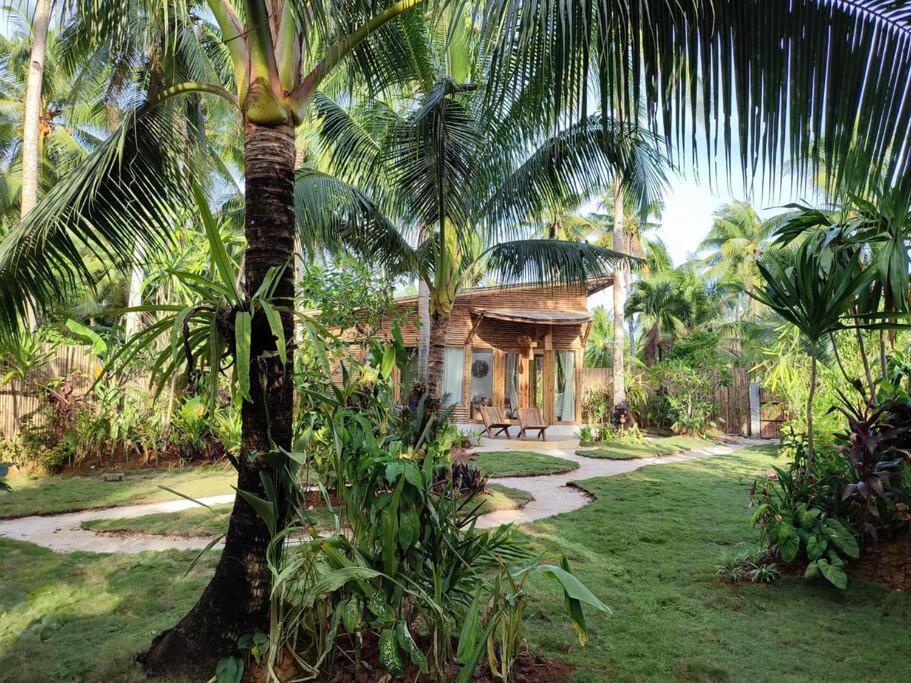 The Bamboo Houses - Tropical Garden & Empty Beach Хенераль-Луна Екстер'єр фото